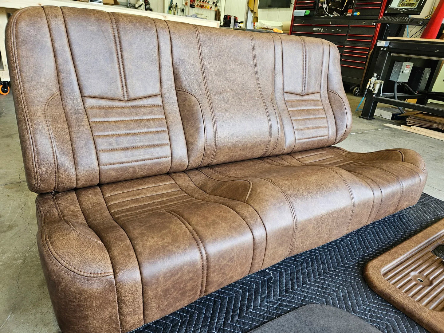 Signature '61-'79 F-series direct bolt in seat