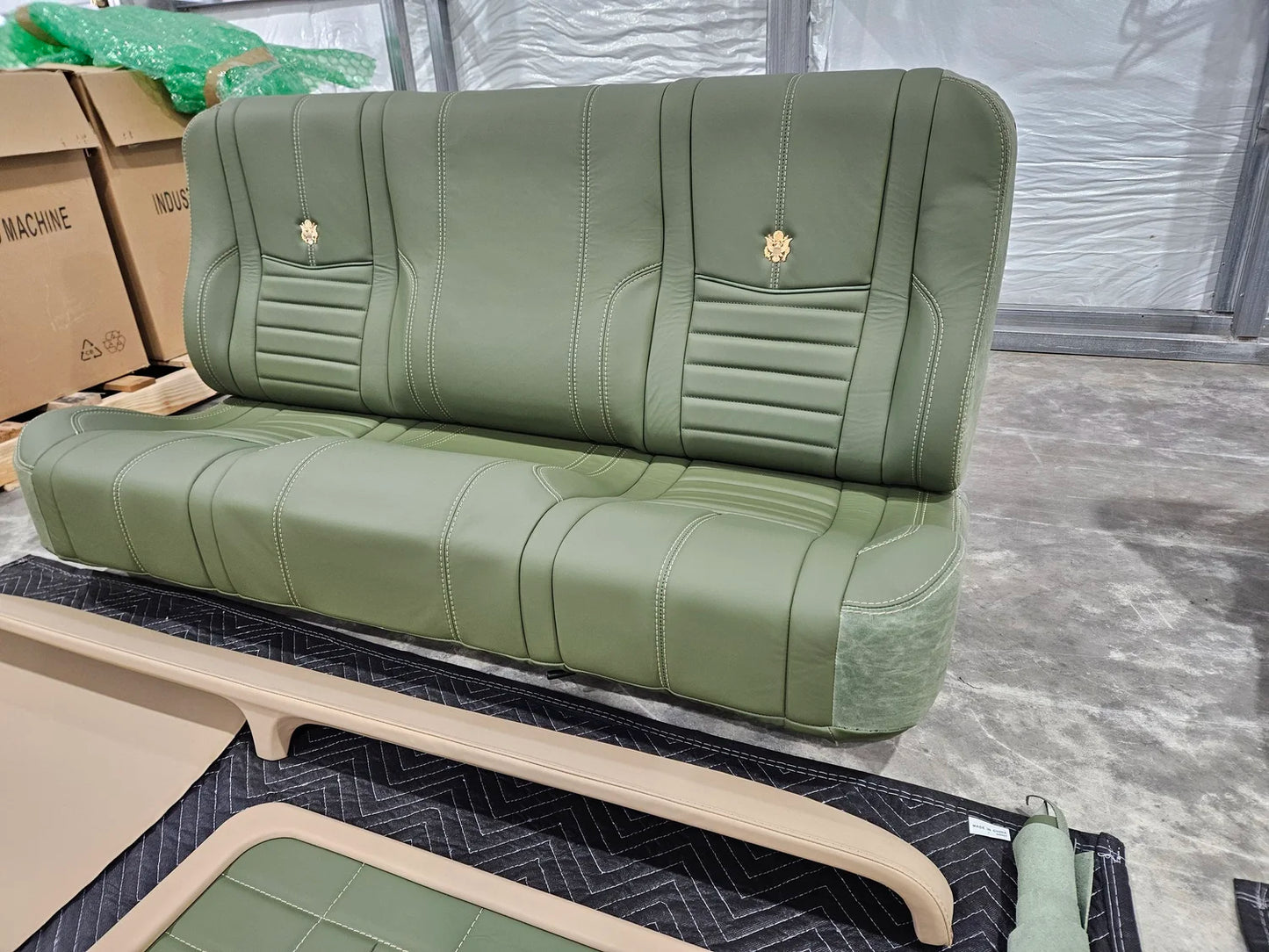 Signature '61-'79 F-series direct bolt in seat